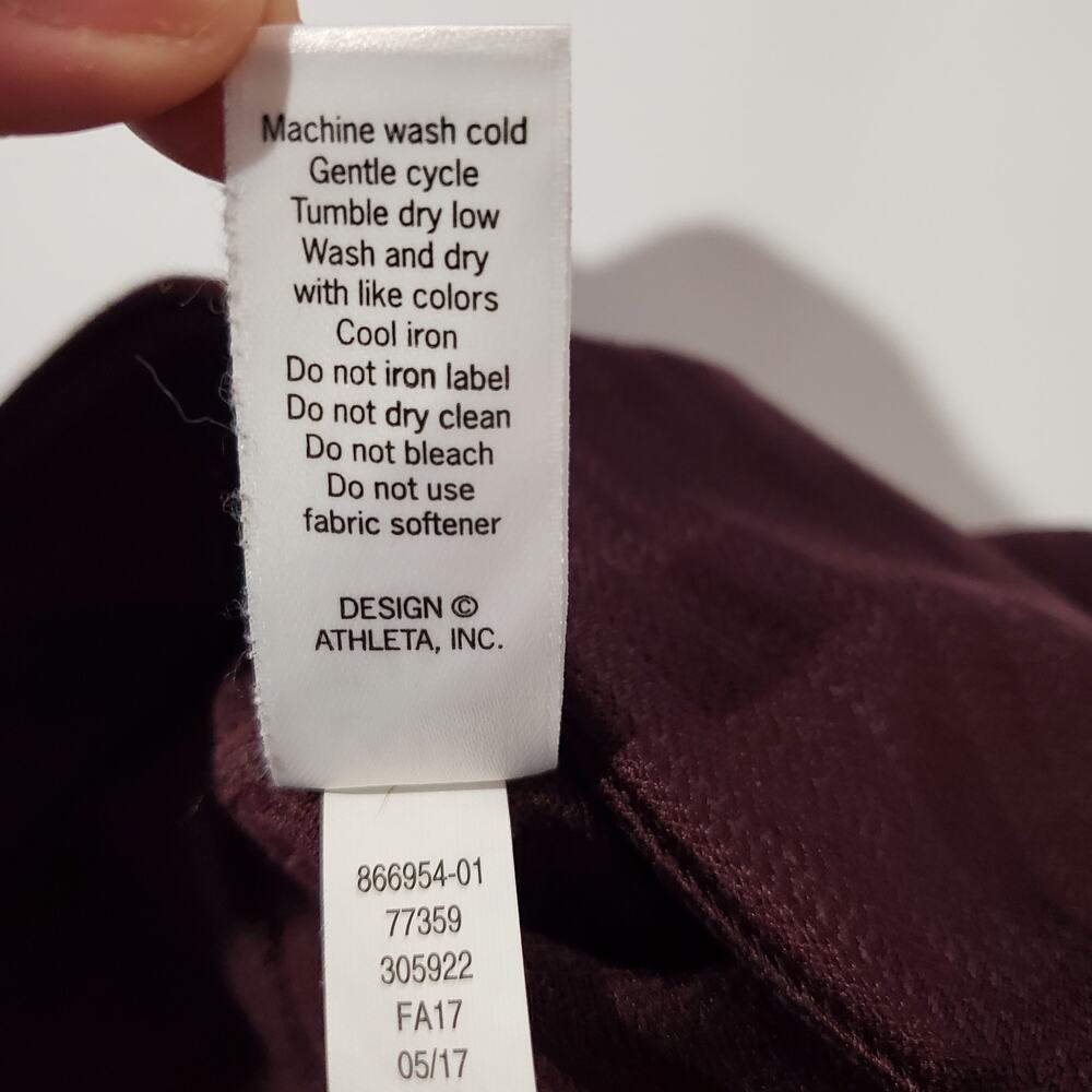 Athleta Mantra Jaquard Mesh Cassis Maroon Purple Cropped Leggings Womens Size M - Picture 11 of 12